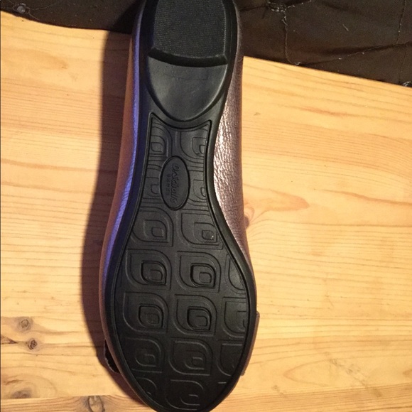 Flats - Picture 3 of 3